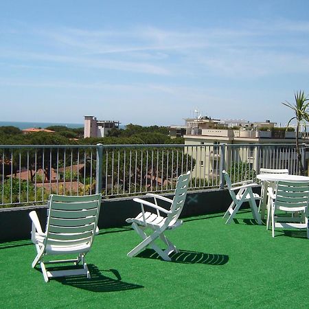 Hotel Mediterraneo Марина-ді-П'єтразанта Екстер'єр фото