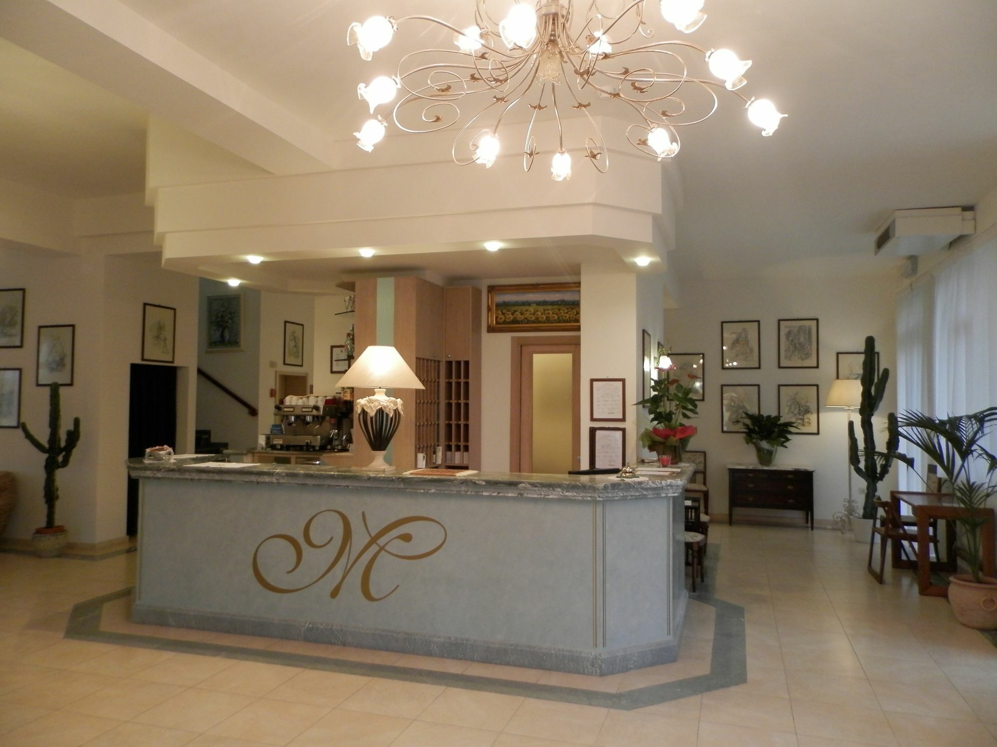 Hotel Mediterraneo Марина-ді-П'єтразанта Екстер'єр фото