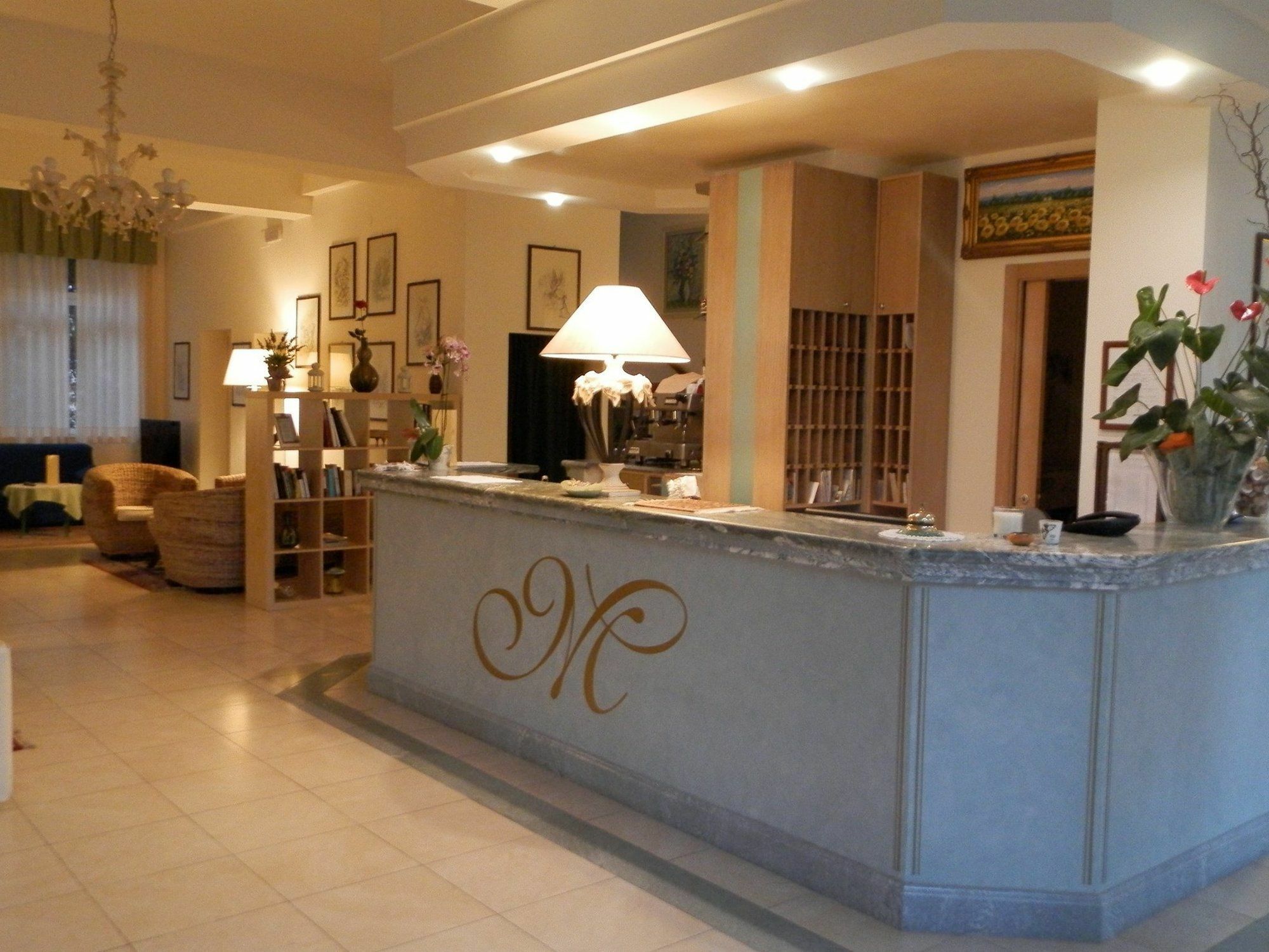 Hotel Mediterraneo Марина-ді-П'єтразанта Екстер'єр фото